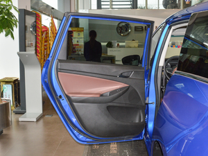 2018款18T 6座豪华型 左后车门