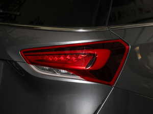 2018款18T 5座豪华型 细节外观