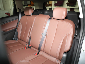 2018款18T 5座豪华型 后排座椅