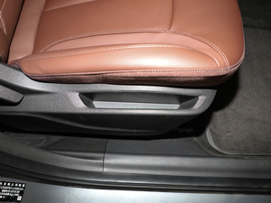 2018款18T 5座豪华型 空间座椅