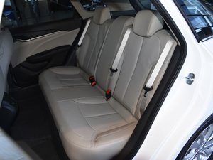 2018款15T 手动精英型 国V 后排座椅