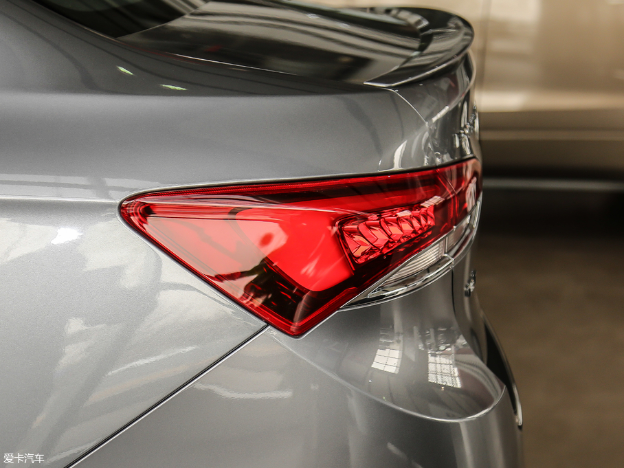 2018Ӣ 18T Ԅ(dng)Ş V