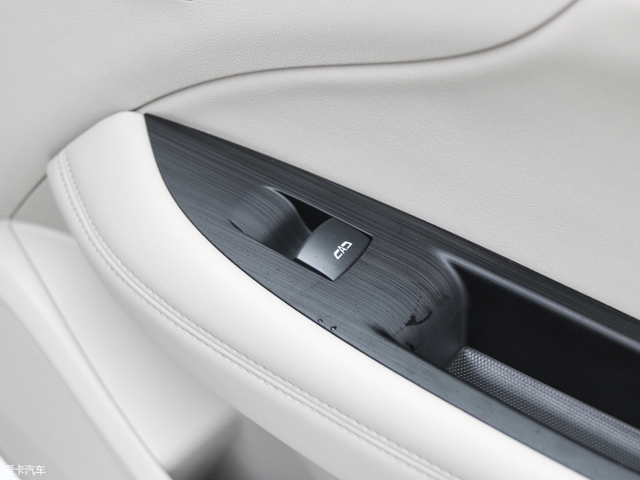 2018���Խ 28T Avenir