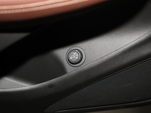 201828T 򌾫Ӣ п؅^