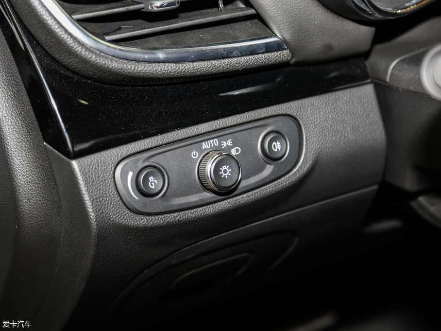 2018����� 18T �ԄӃ�򌶼�о�Ӣ��