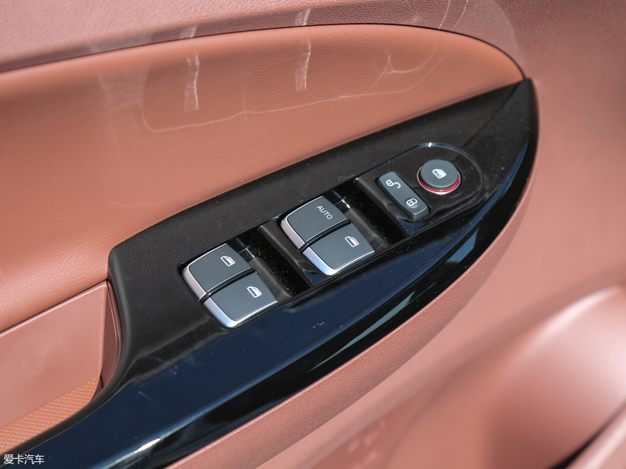 2018�����J 1.5L �ք�������