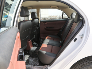 2018款1.5L 手动经典型 后排空间