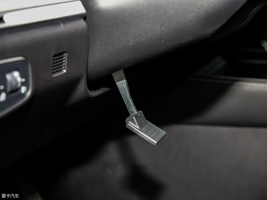 2018 2.0T Ԅ(dng)(lin)s 7 (gu)V