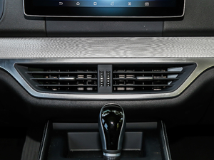 20182.0T Ԅs 7 V {L