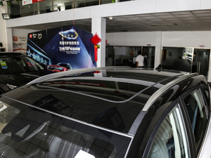 2019款EV 500 智联领耀型 车顶