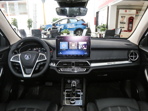 2019款EV 500 智联领享型 中控区
