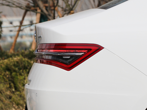 2019ܰ 1.5TI քh V ^