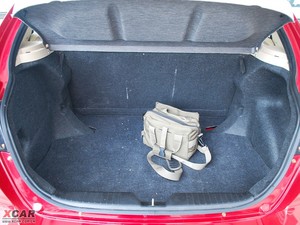 2009款1.5L 手动实用版 行李厢空间