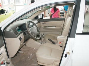 2009款1.5L 手动舒适版 前排空间