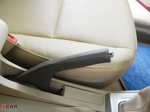 2009款1.5L 手动实用版 驻车制动器