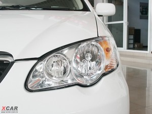 2009款1.5L 手动舒适版 大灯