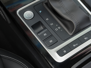 2020款1.5L CVT豪华型 驻车制动器