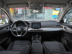 2020款1.5L CVT豪华型 内饰全景