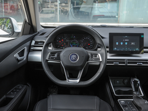 2020款1.5L CVT豪华型 方向盘
