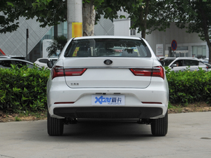 2020款1.5L CVT豪华型 正后	