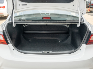 2020款1.5L 手动超值型 行李厢空间
