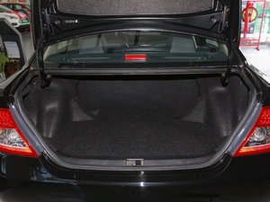 2020款1.5L 手动经典型 行李厢空间