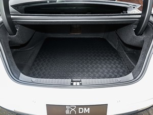 2020款四驱性能版尊贵型 行李厢空间