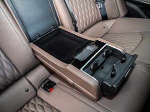 2020款四驱性能版尊贵型 空间座椅