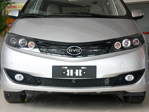 2010款2.0L 手动豪华版 中网