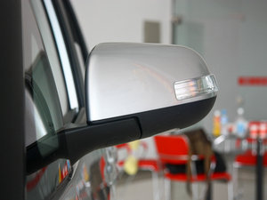 2010款2.0L 手动豪华版 后视镜