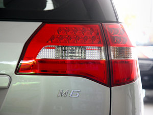 2010款2.0L 手动豪华版 尾灯