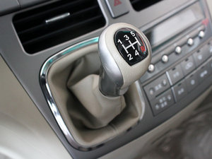 2010款2.0L 手动豪华版 换挡杆