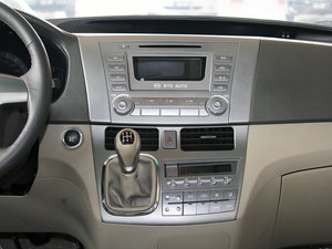 2010款2.0L 手动豪华版 中控台