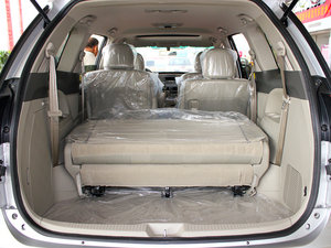 2010款2.0L 手动豪华版 行李厢空间