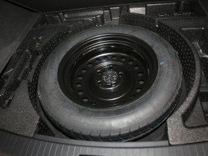 2020款1.5T 自动领航版 备胎