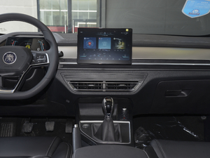2020款超越版 1.5TI 手动豪华型 中控台
