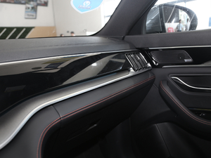 2020款1.5T 自动尊贵型 中控区