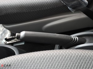 2009款1.0L 实用版 驻车制动器