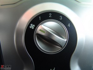 2009款1.0L 尊贵版 中控区