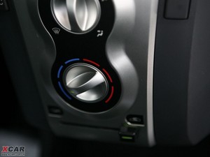 2009款1.0L 舒适版 中控区