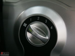 2009款1.0L 舒适版 中控区
