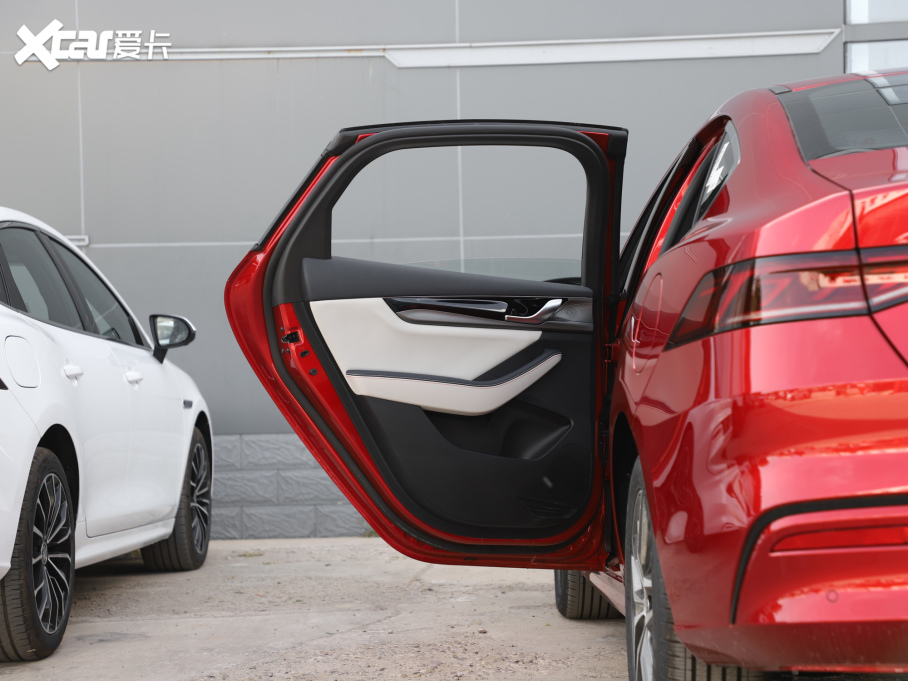 2021PLUS DM-i 55KM Ş