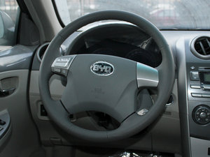 2010款1.5L 尊雅版(473QB) 方向盘