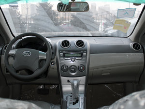 2010款1.5L 尊雅版(473QB) 内饰全景
