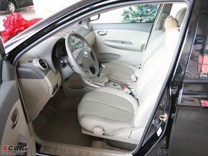 2010款1.5L 豪雅版(473QB) 前排空间