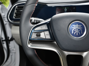 2021款500KM 豪华型 中控区