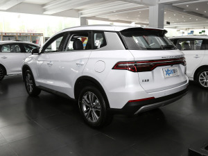 2021款1.5T 自动豪华型 左后45度