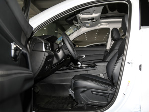 2021款1.5T 自动豪华型 前排空间