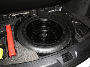 2021款1.5T 自动豪华型 备胎
