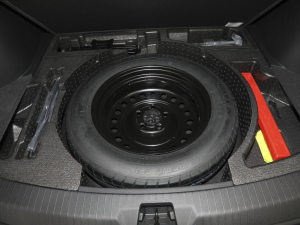 2021款1.5T 自动骁云版精英型 备胎
